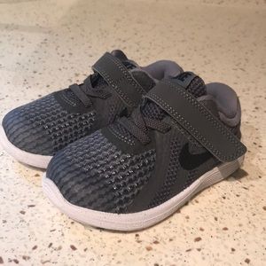 Nike sneakers size 6 toddlers
